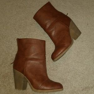 Tan ankle boots size 7